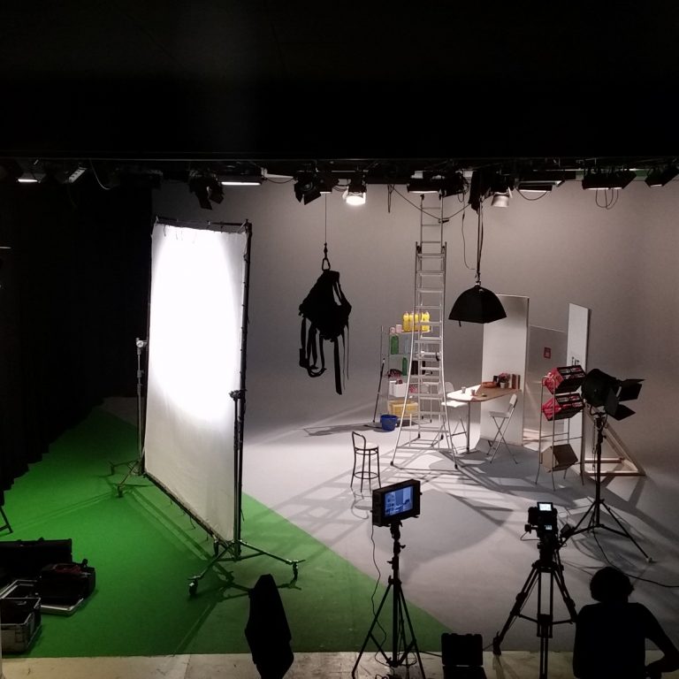 zeer grote filmstudio almere