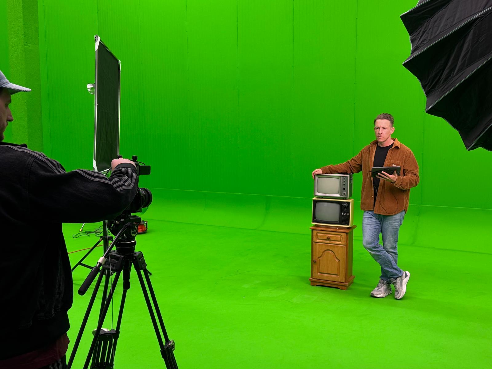 Behind the scenes 4