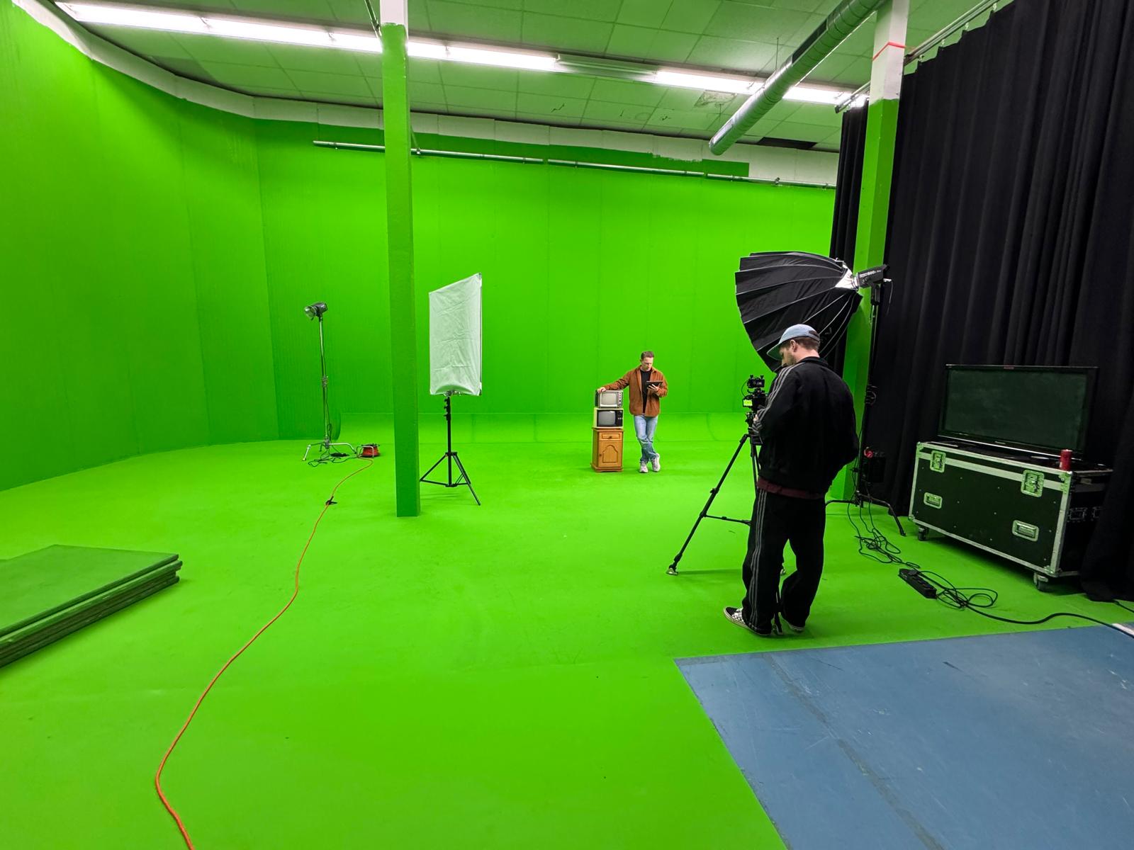 Behind the scenes 3