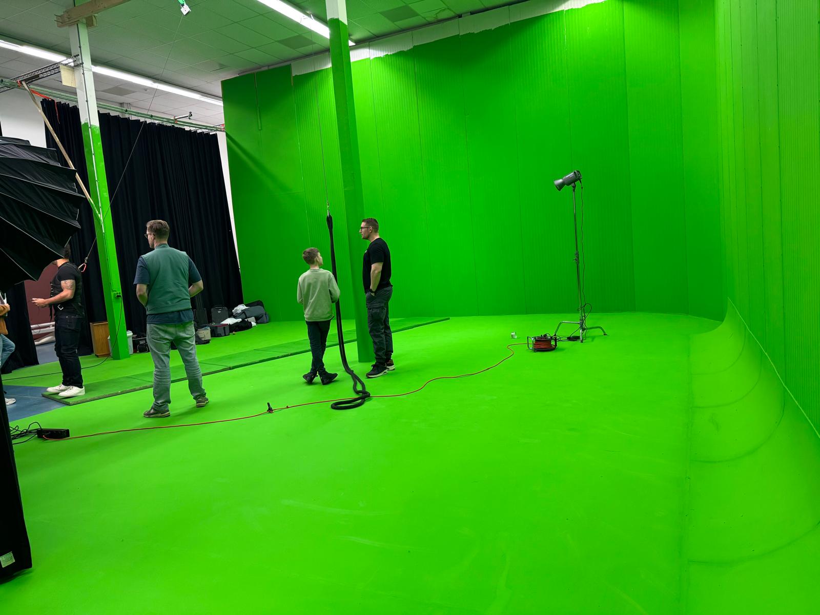 Behind the scenes 1